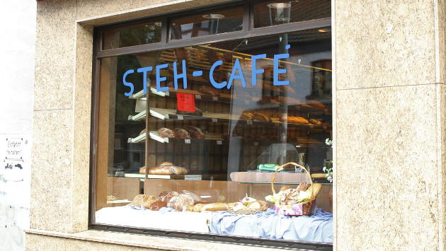 Ein schaufenster der Clerx Bäckerei