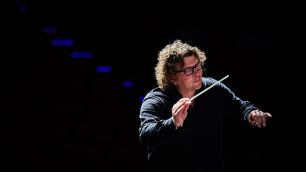 Marcus Bosch dirigiert die Niederrheinischen Sinfoniker