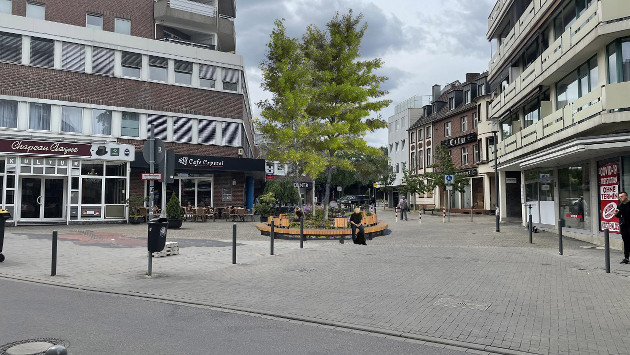 Visualisierung einer runden Sitzgelegenheit mit einem Baum in der Mitte in der Nähe vom Marienplatz in Rheydt