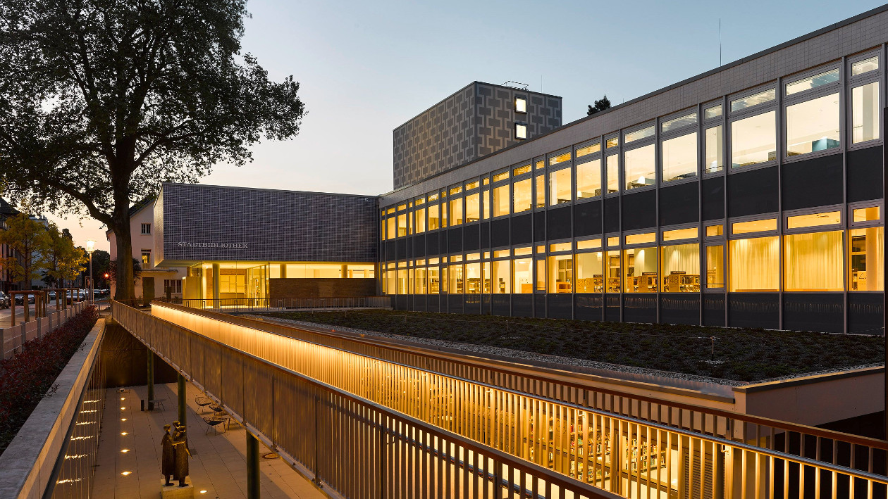 Die Außenansicht der neuen Zentralbibliothek in Mönchengladbach
