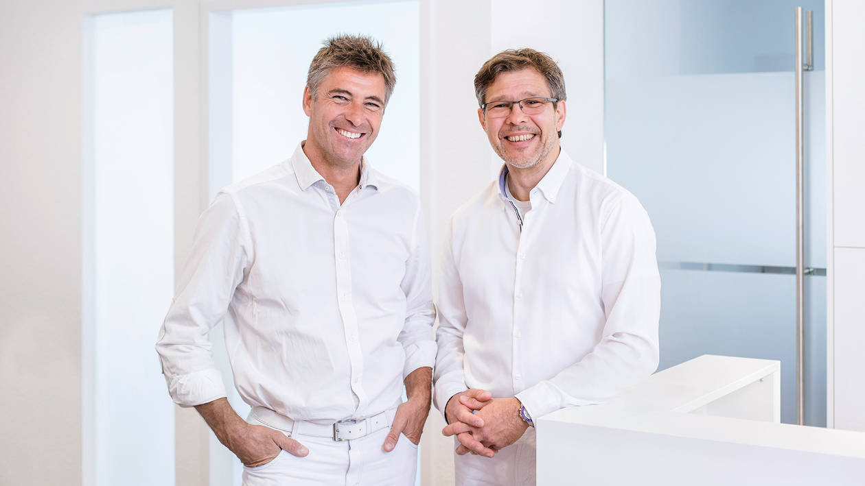 Fachärzte für Mund-Kiefer-Gesichtschirurgie: Jörg Weyel und Dr. Dr. Ralf-Thomas Lange.